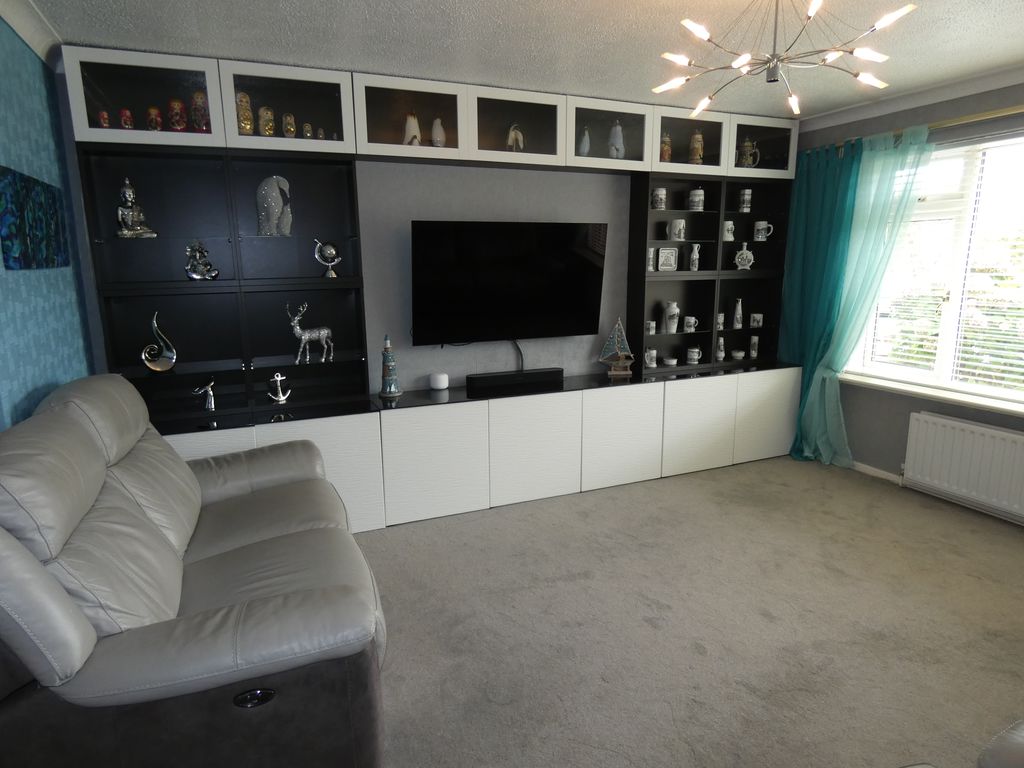 Lounge- click for photo gallery